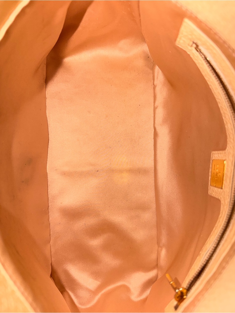 AUTHENTIC RARE FENDI CALFSKIN MAMMA FOREVER BAGUETTE CREAM - Picture 9 of 17